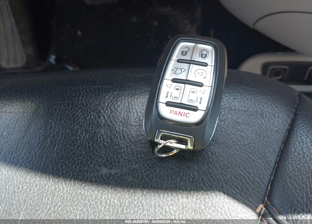 2018 CHRYSLER PACIFICA TOURING L VIN: 2C4RC1BG4JR101953