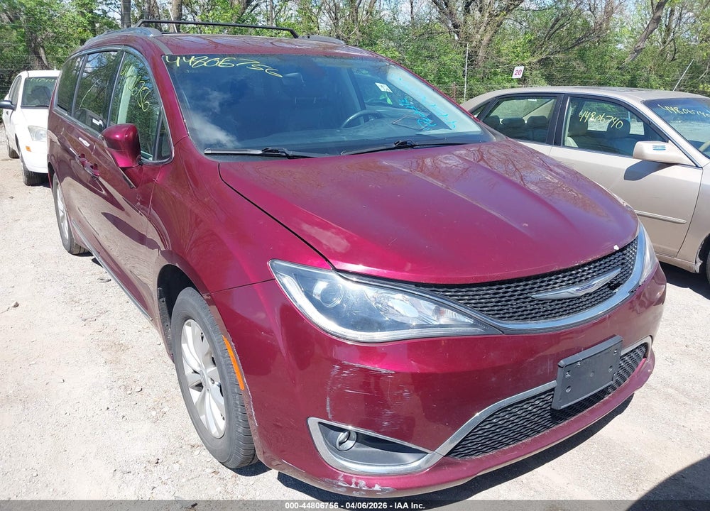 2018 CHRYSLER PACIFICA TOURING L VIN: 2C4RC1BG4JR101953