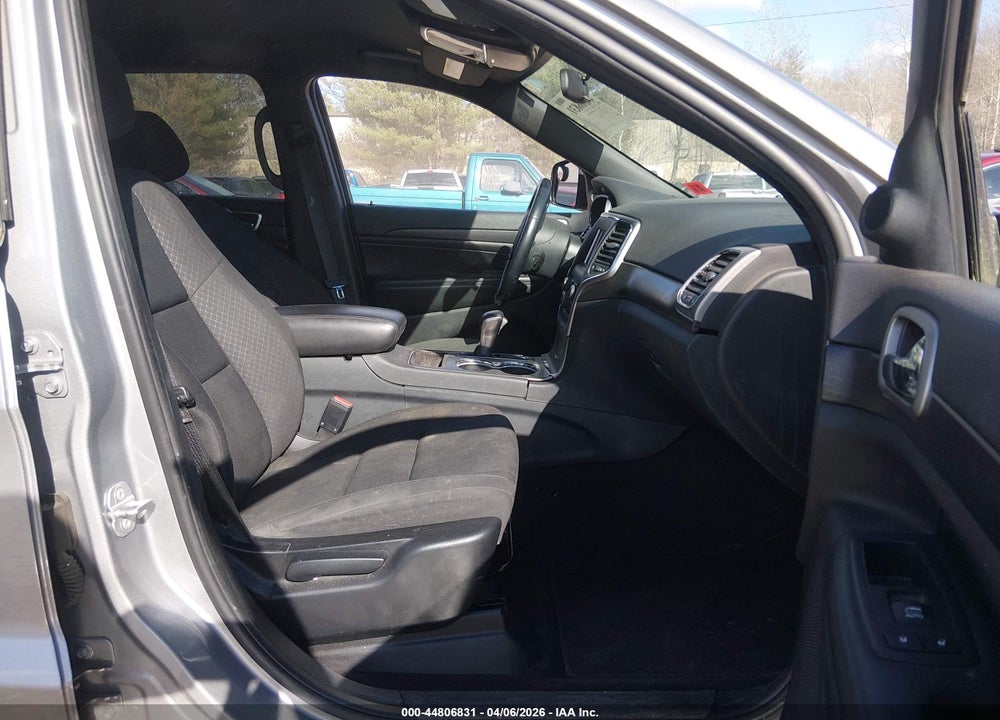 2018 JEEP GRAND CHEROKEE LAREDO 4X4 VIN: 1C4RJFAG1JC180219