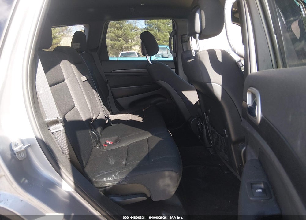 2018 JEEP GRAND CHEROKEE LAREDO 4X4 VIN: 1C4RJFAG1JC180219