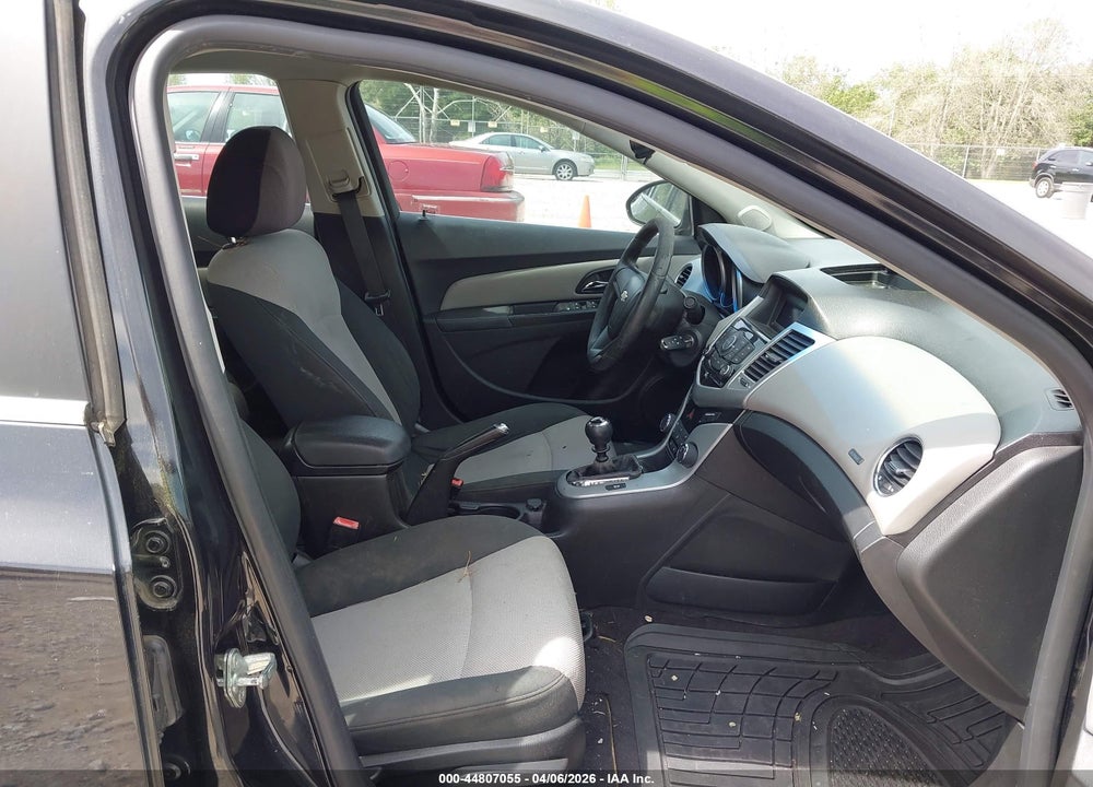 2011 CHEVROLET CRUZE LS VIN: 1G1PD5SH8B7238572