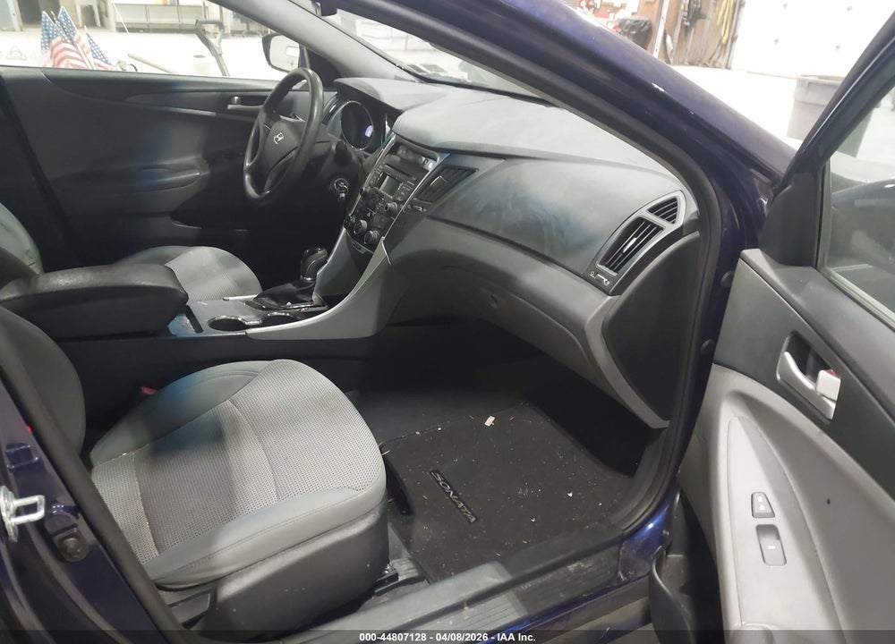 2014 HYUNDAI SONATA GLS VIN: 5NPEB4AC1EH909228