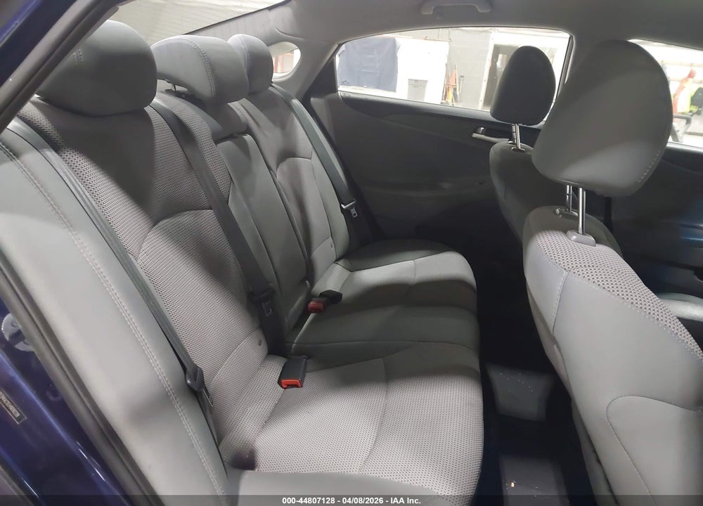 2014 HYUNDAI SONATA GLS VIN: 5NPEB4AC1EH909228