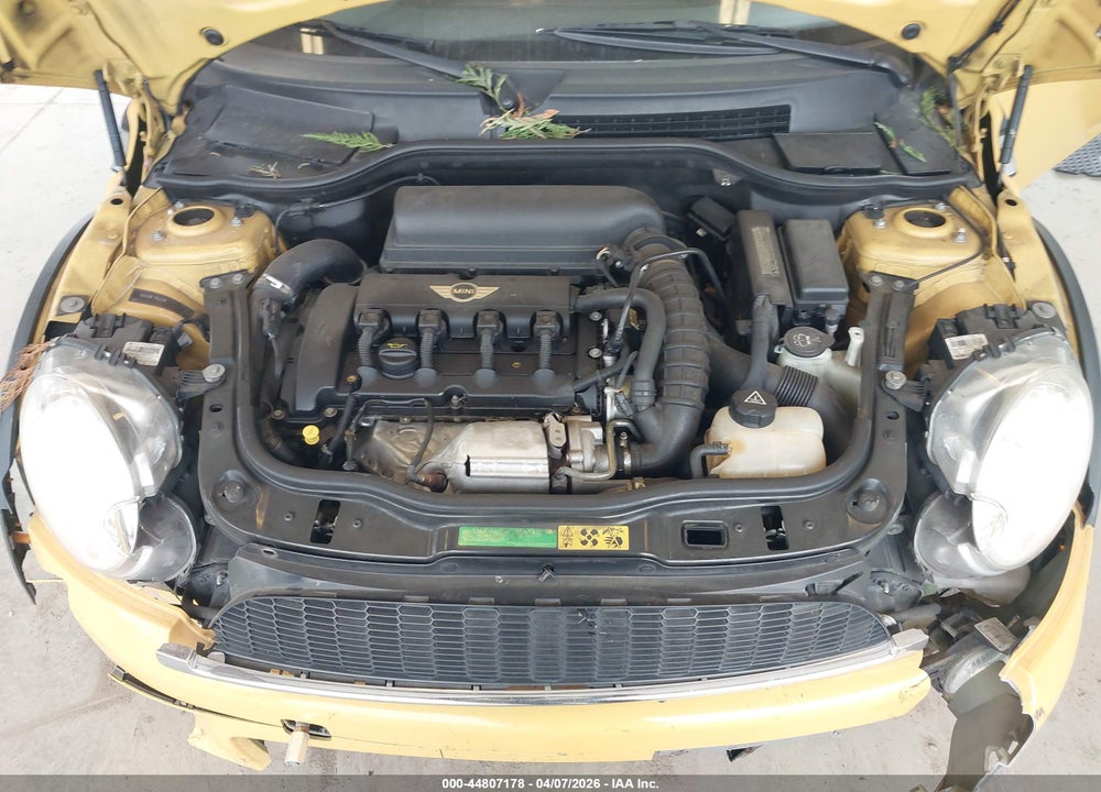 2009 MINI COOPER S VIN: WMWMF73579TW86935