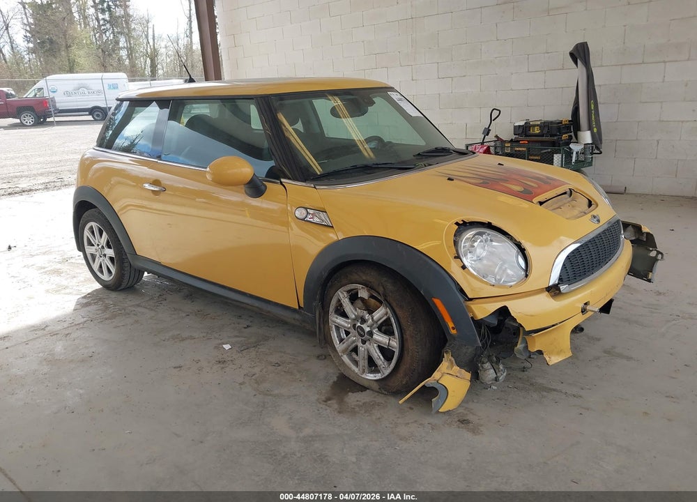 2009 MINI COOPER S VIN: WMWMF73579TW86935