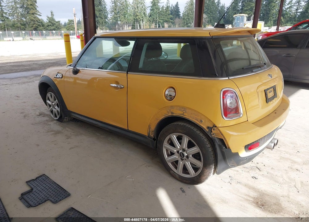 2009 MINI COOPER S VIN: WMWMF73579TW86935
