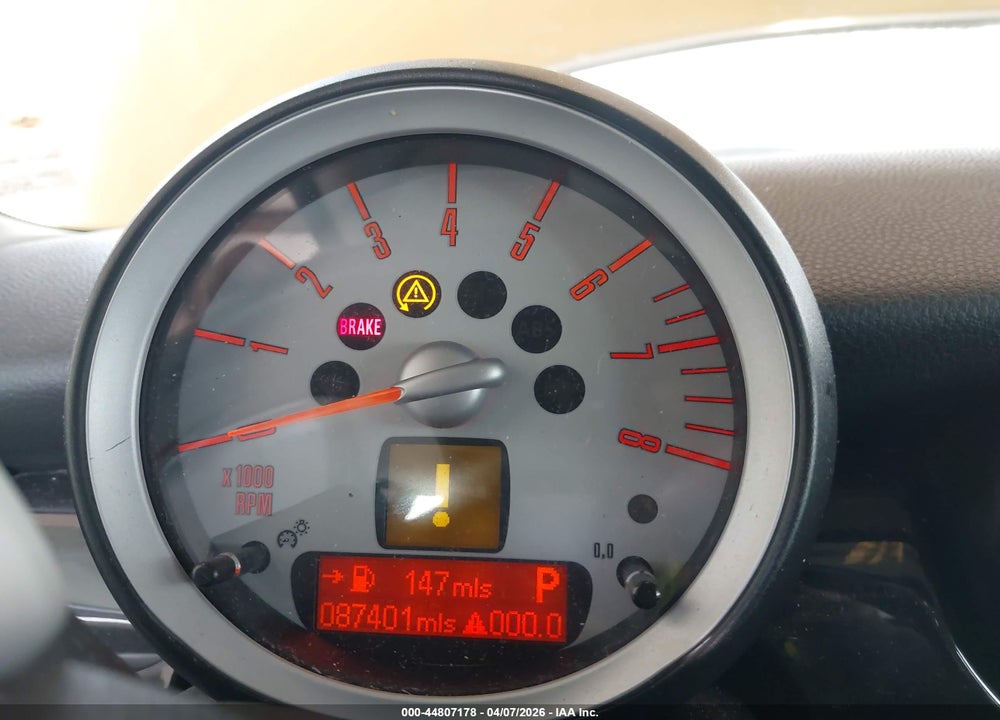 2009 MINI COOPER S VIN: WMWMF73579TW86935