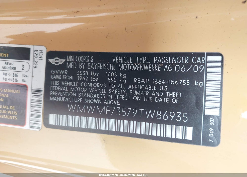 2009 MINI COOPER S VIN: WMWMF73579TW86935
