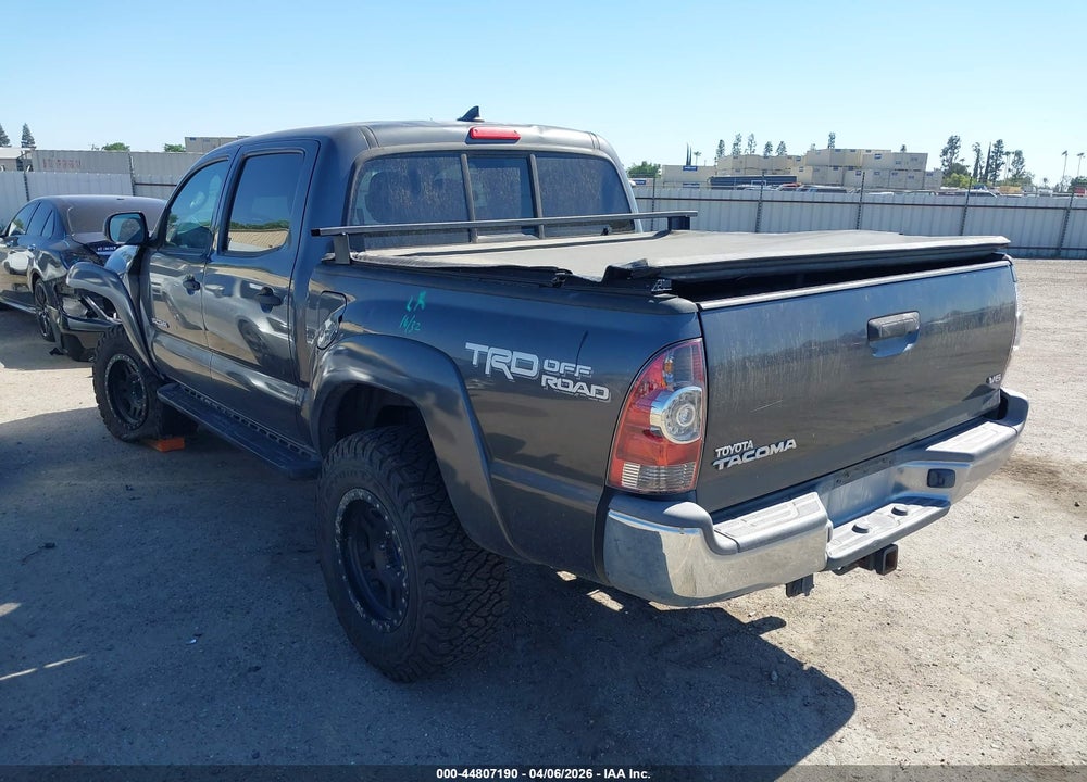 2015 TOYOTA TACOMA BASE V6 VIN: 3TMLU4EN5FM170177