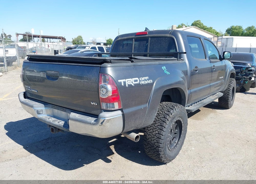2015 TOYOTA TACOMA BASE V6 VIN: 3TMLU4EN5FM170177