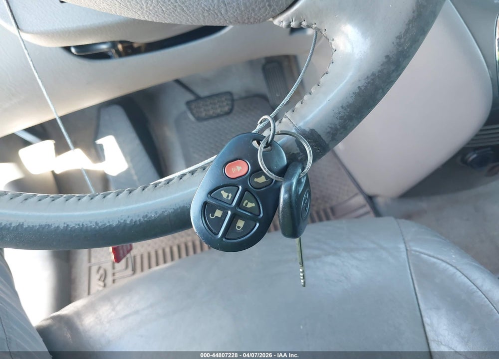 2004 TOYOTA SIENNA XLE VIN: 5TDZA22C14S003743