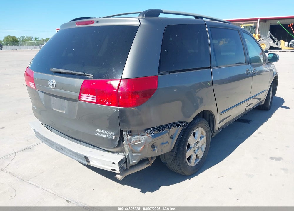 2004 TOYOTA SIENNA XLE VIN: 5TDZA22C14S003743