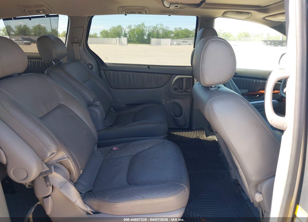 2004 TOYOTA SIENNA XLE VIN: 5TDZA22C14S003743