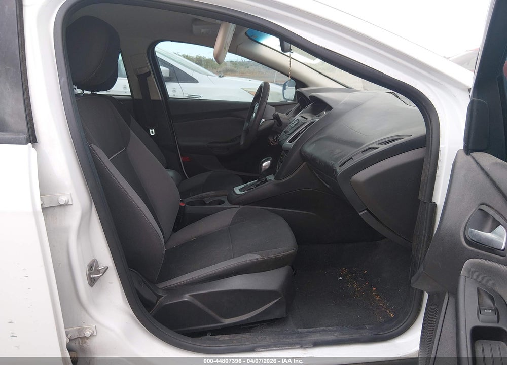 2014 FORD FOCUS SE VIN: 1FADP3K25EL109434
