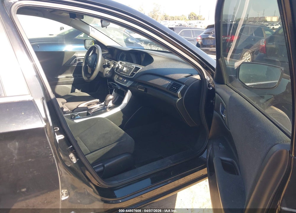 2013 HONDA ACCORD LX VIN: 1HGCR2F34DA142952