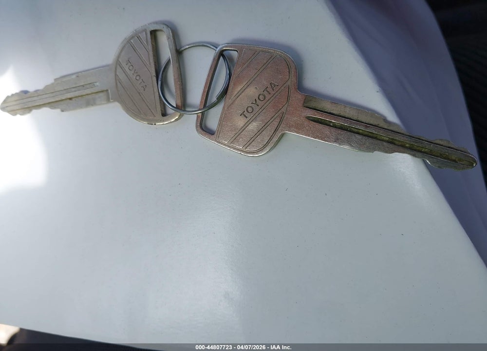 1993 TOYOTA PREVIA LE VIN: JT3AC12R7P1077275