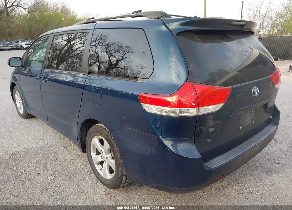 2011 TOYOTA SIENNA LE V6 VIN: 5TDKK3DC8BS103143