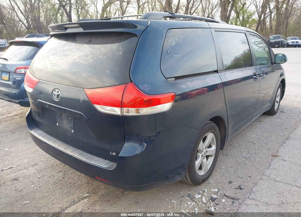 2011 TOYOTA SIENNA LE V6 VIN: 5TDKK3DC8BS103143