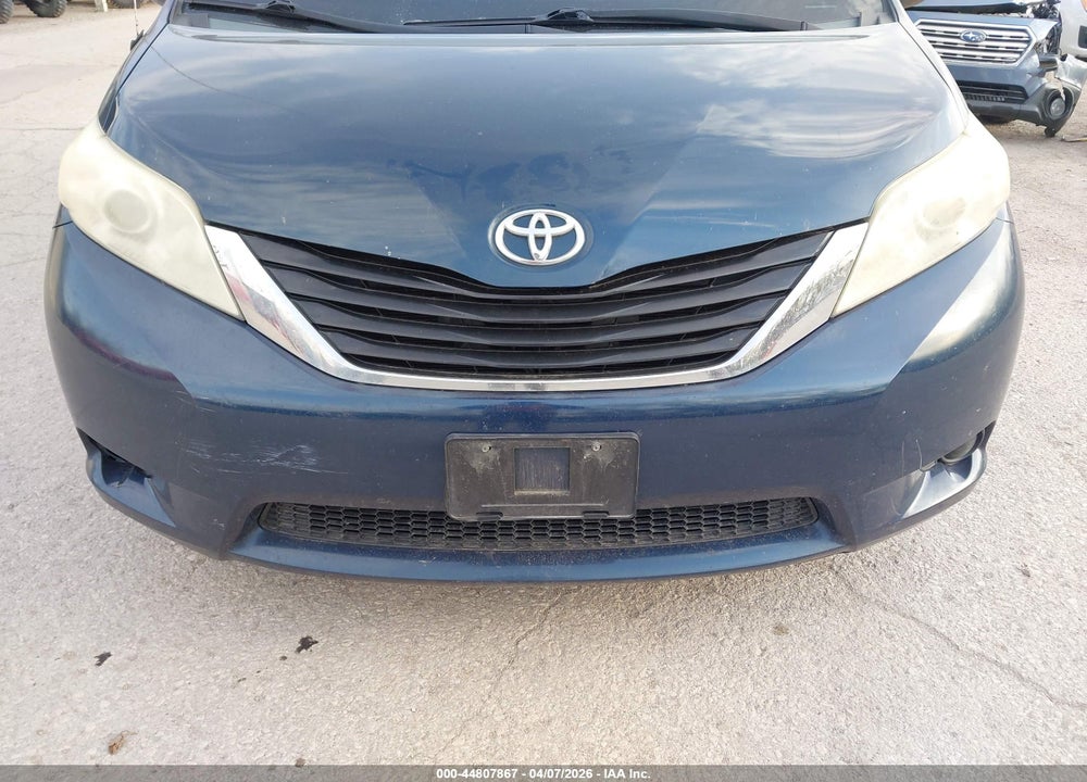 2011 TOYOTA SIENNA LE V6 VIN: 5TDKK3DC8BS103143