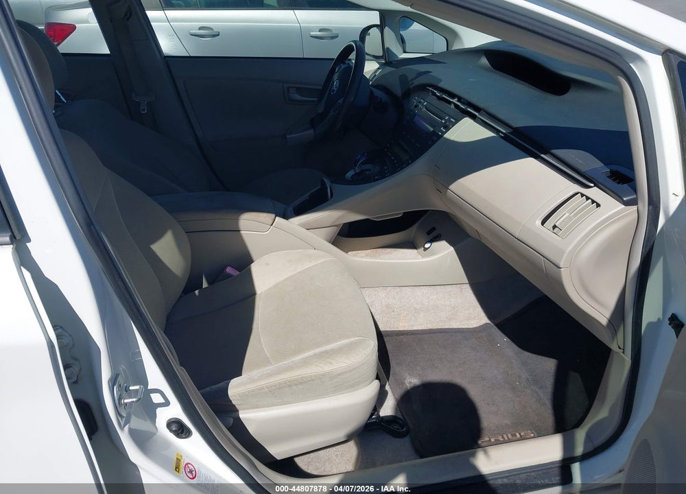 2011 TOYOTA PRIUS TWO VIN: JTDKN3DUXB1381622