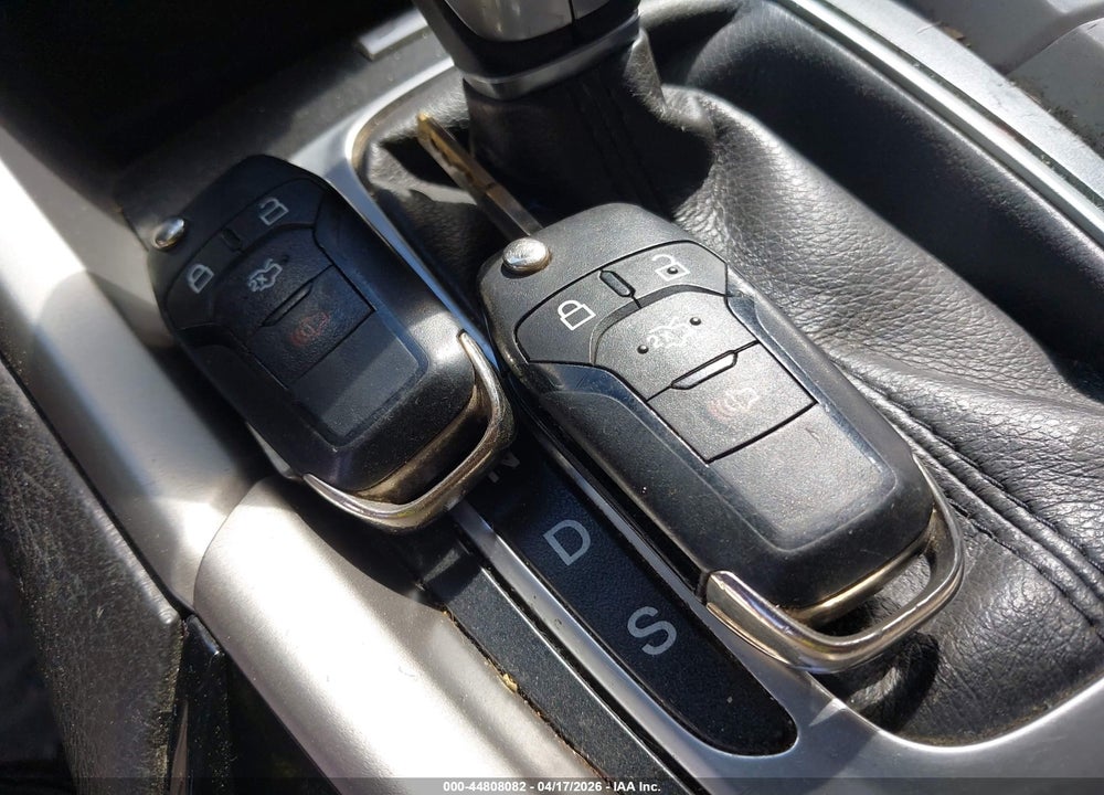 2015 FORD FUSION SE VIN: 3FA6P0T91FR262575