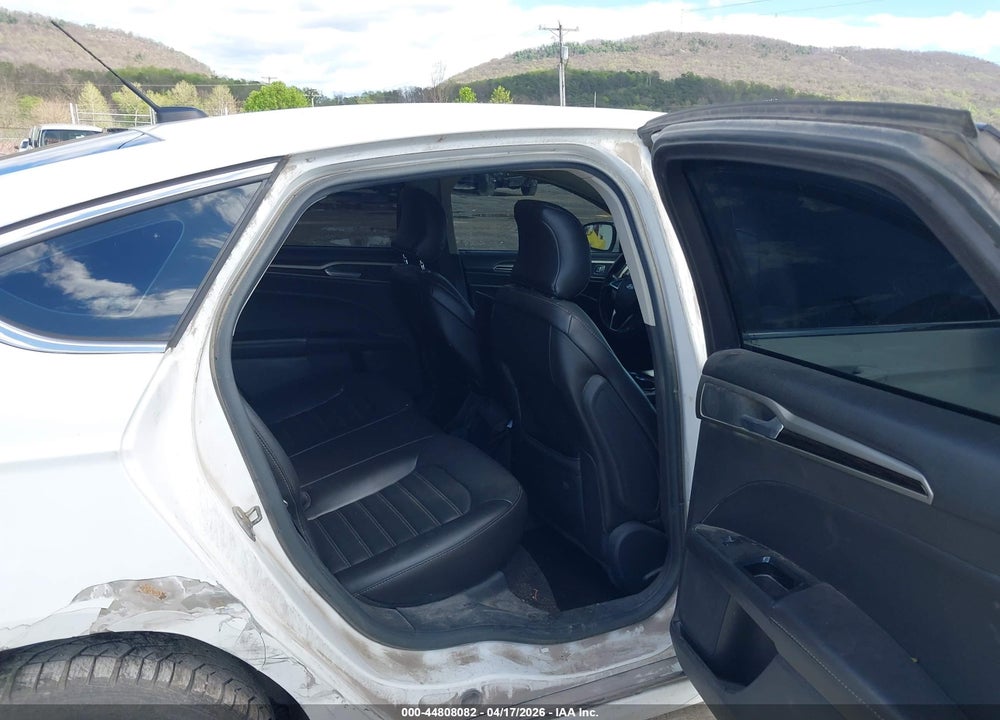 2015 FORD FUSION SE VIN: 3FA6P0T91FR262575