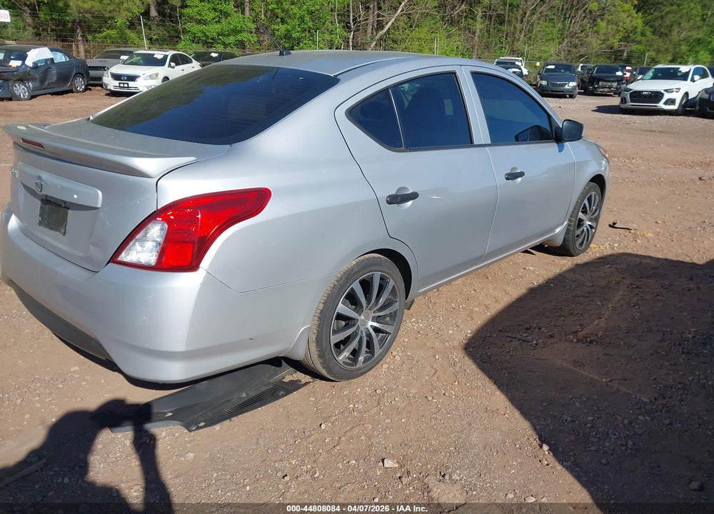 2019 NISSAN VERSA 1.6 S+ VIN: 3N1CN7AP4KL829181