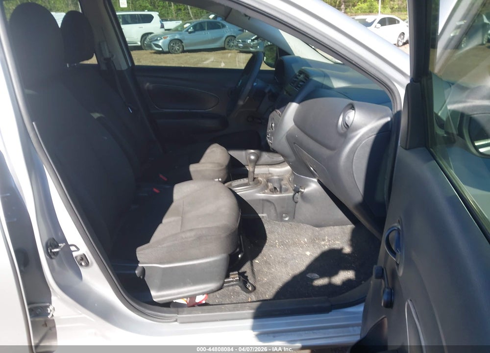 2019 NISSAN VERSA 1.6 S+ VIN: 3N1CN7AP4KL829181