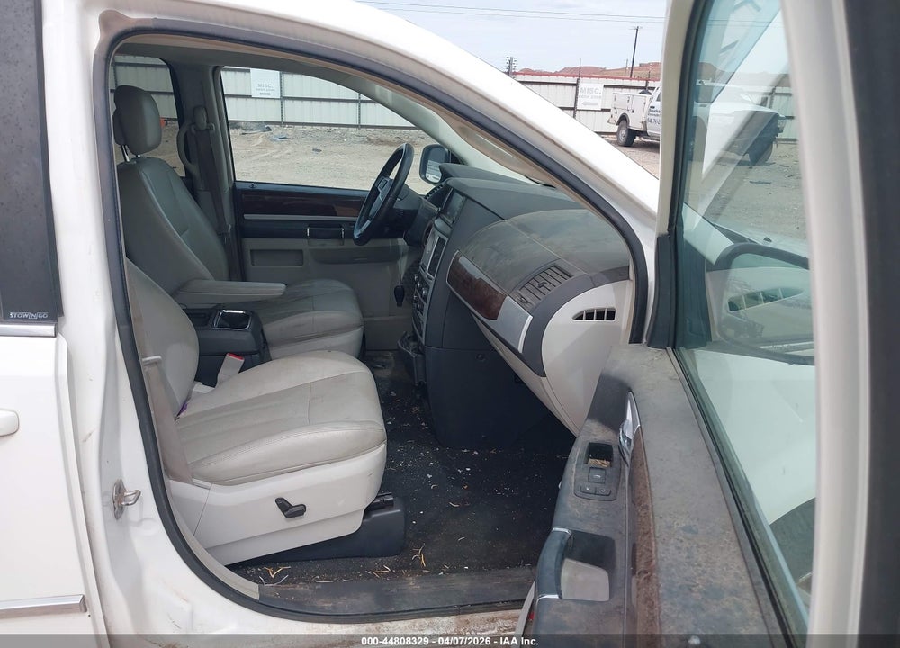 2010 CHRYSLER TOWN & COUNTRY TOURING PLUS VIN: 2A4RR8D16AR449862