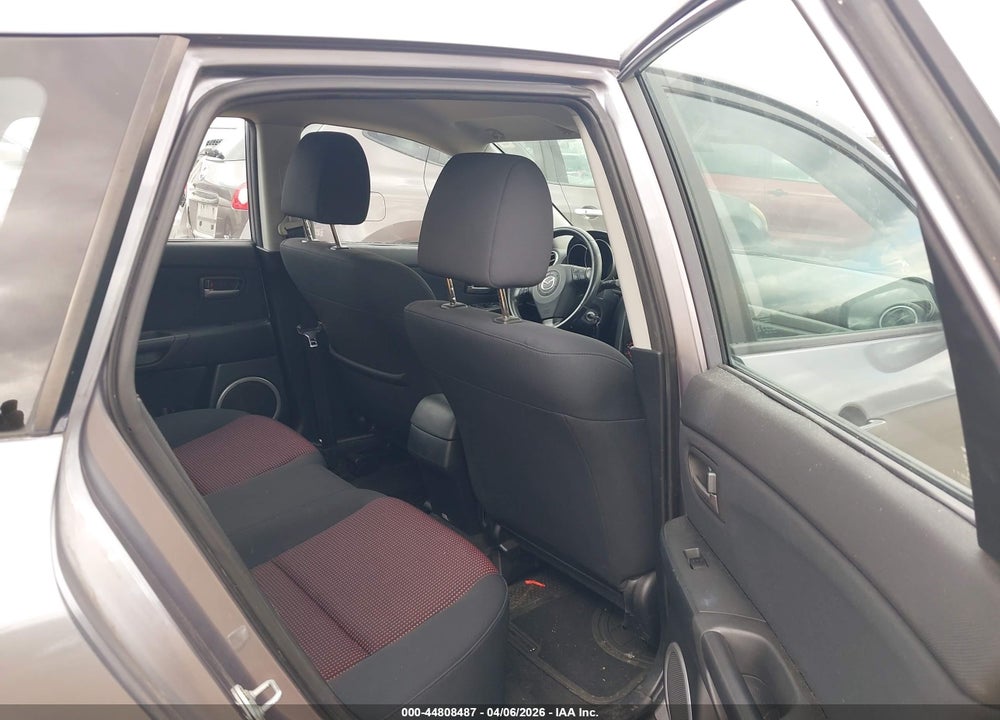 2005 MAZDA 3 S VIN: JM1BK143051289511