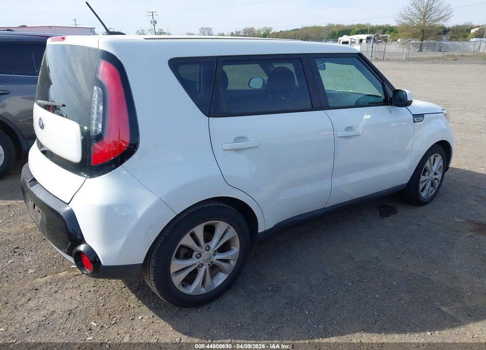 2016 KIA SOUL + VIN: KNDJP3A5XG7822530