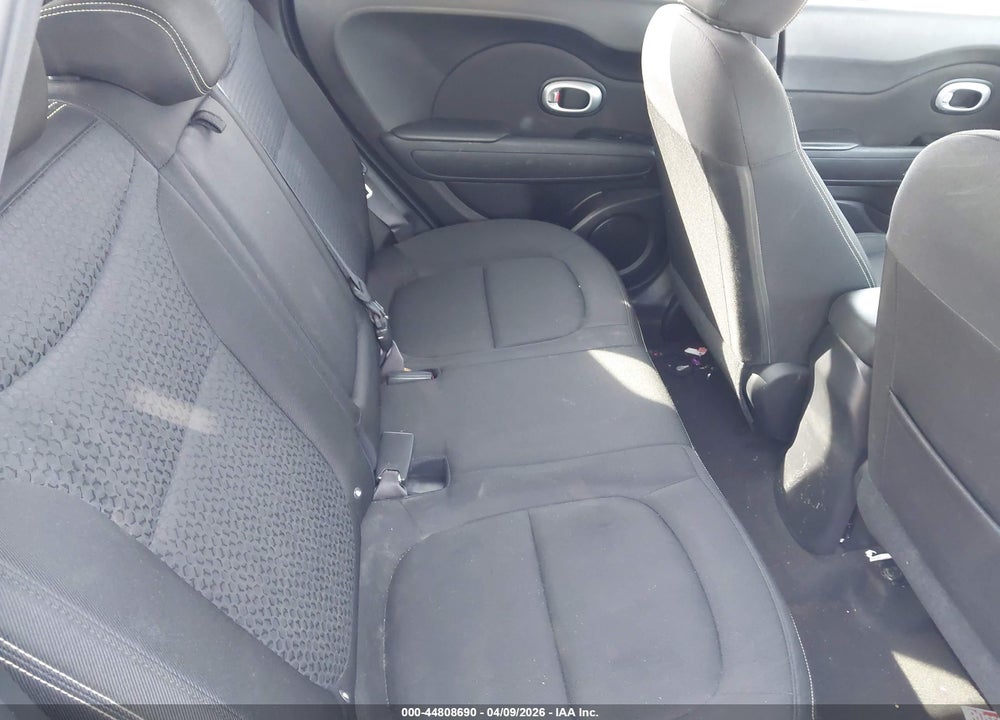 2016 KIA SOUL + VIN: KNDJP3A5XG7822530