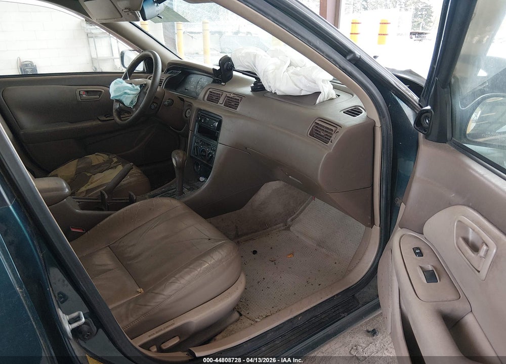 1998 TOYOTA CAMRY XLE V6 VIN: JT2BF28K3W0115332