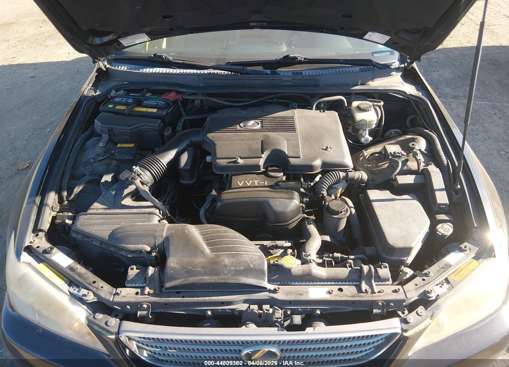 2001 LEXUS IS 300 VIN: JTHBD182610028569