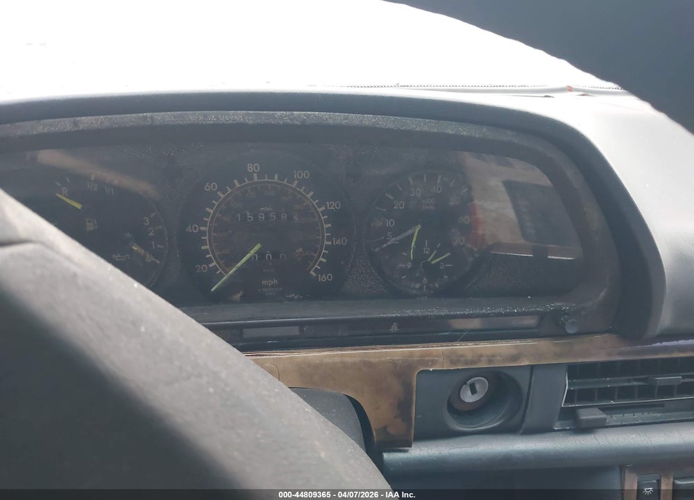 1984 MERCEDES-BENZ 500 SEC VIN: WDBCA44A4EA017064