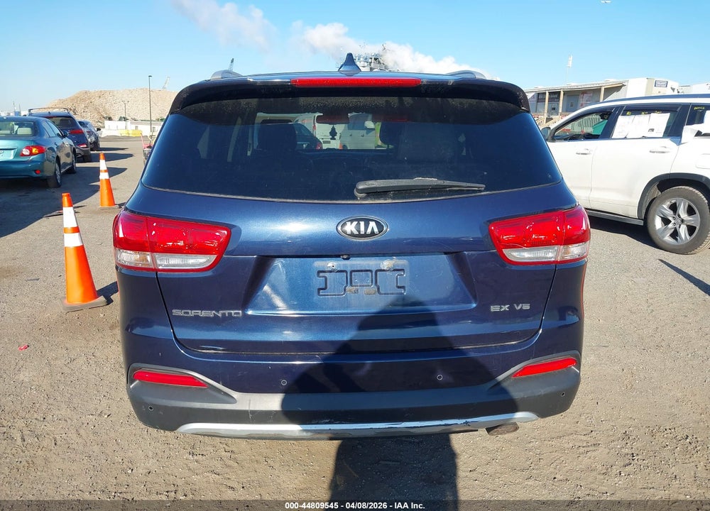 2016 KIA SORENTO 3.3L EX VIN: 5XYPHDA5XGG158858