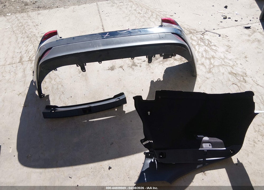 2020 TOYOTA PRIUS XLE VIN: JTDKARFU4L3115093