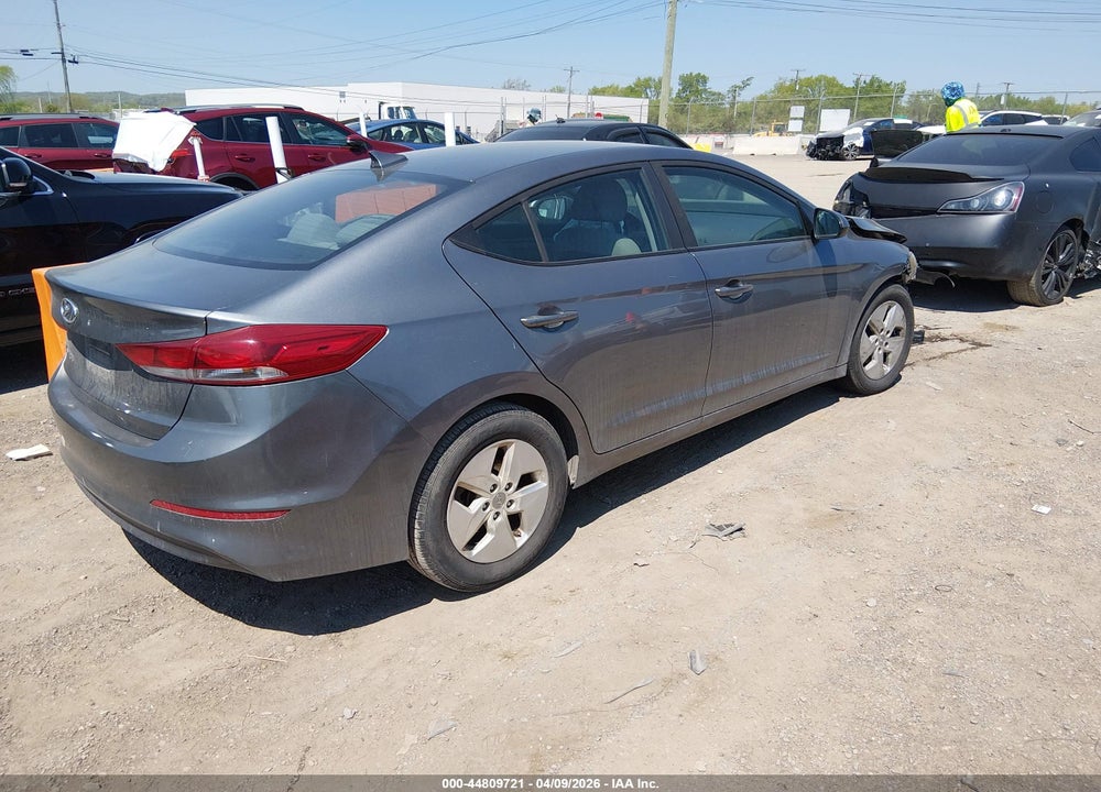2018 HYUNDAI ELANTRA SEL VIN: 5NPD84LF2JH305361