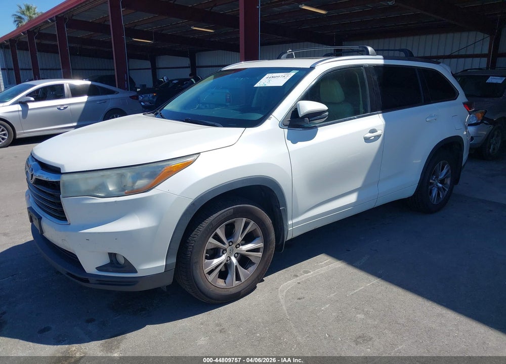 2015 TOYOTA HIGHLANDER XLE V6 VIN: 5TDJKRFH3FS216804