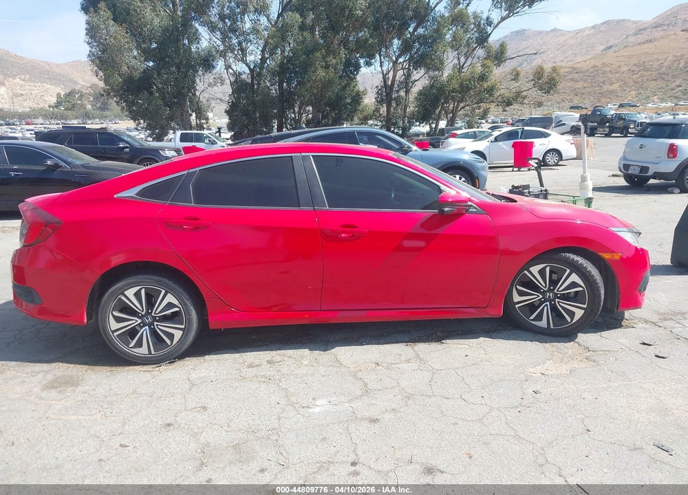 2018 HONDA CIVIC EX-L VIN: JHMFC1F76JX005321