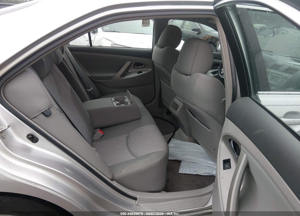 2011 TOYOTA CAMRY SE VIN: 4T1BF3EK8BU145992
