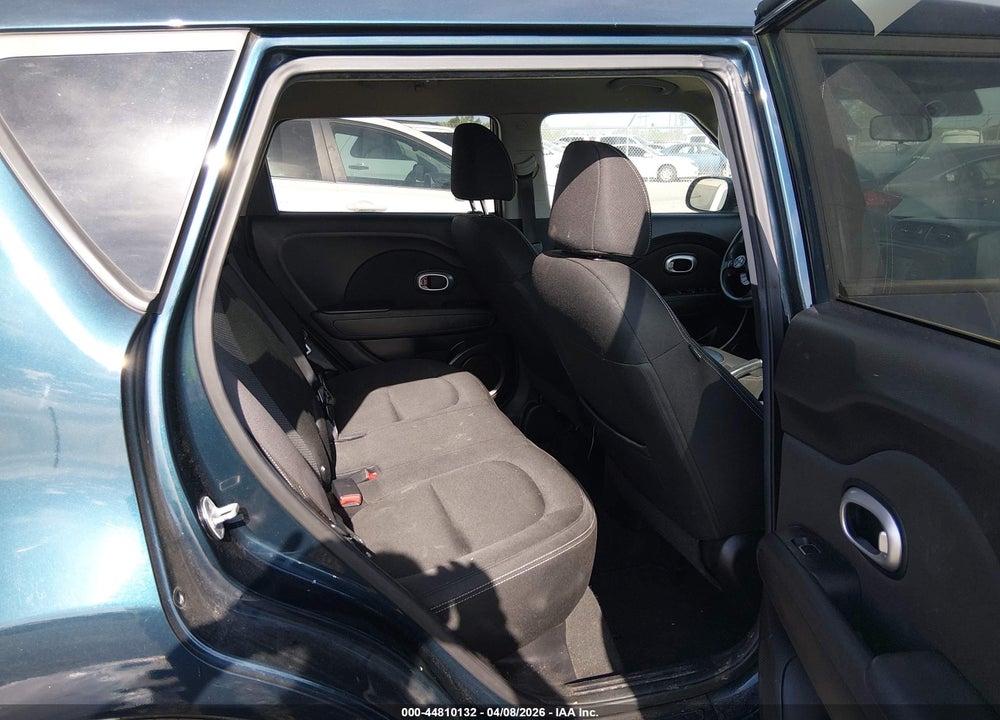 2017 KIA SOUL + VIN: KNDJP3A50H7474965
