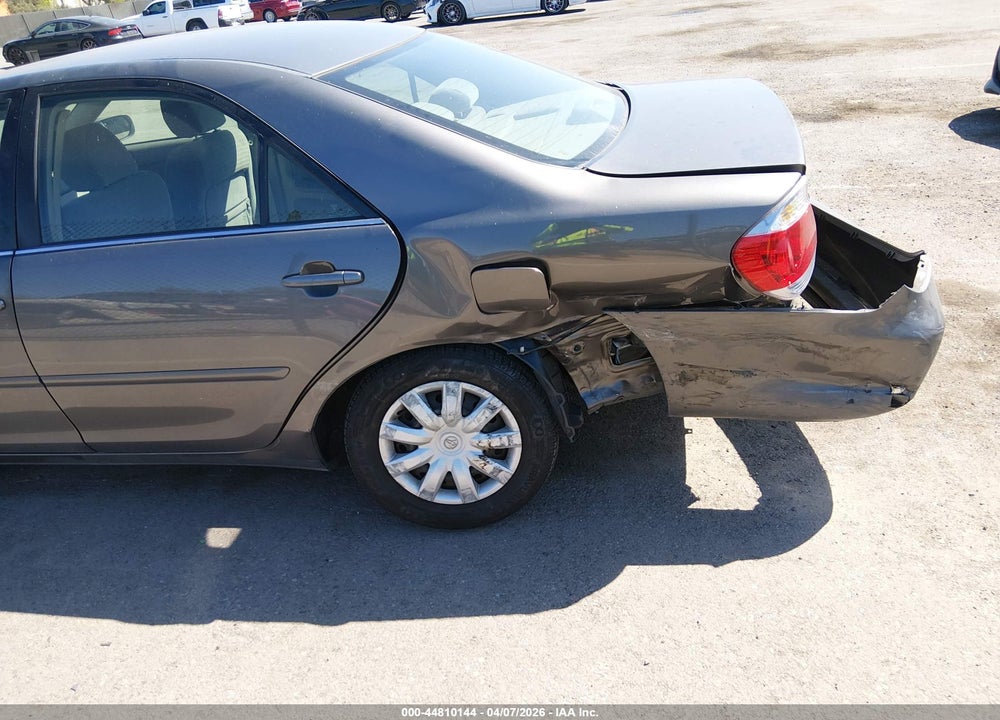 2005 TOYOTA CAMRY LE VIN: 4T1BE32K55U993565