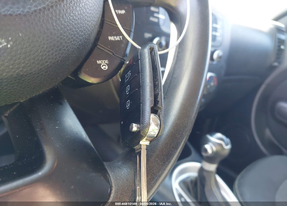 2016 KIA SOUL + VIN: KNDJP3A50G7349236