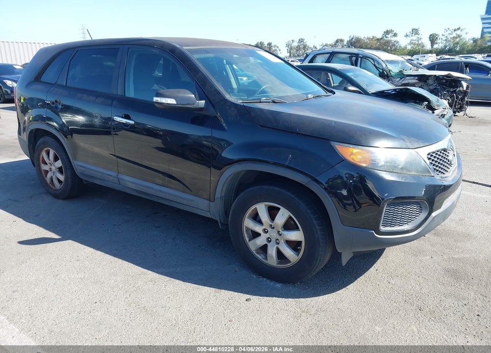 2013 KIA SORENTO LX VIN: 5XYKT3A17DG332218