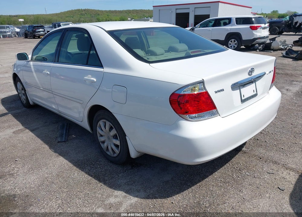 2005 TOYOTA CAMRY LE VIN: 4T1BE32K85U590826