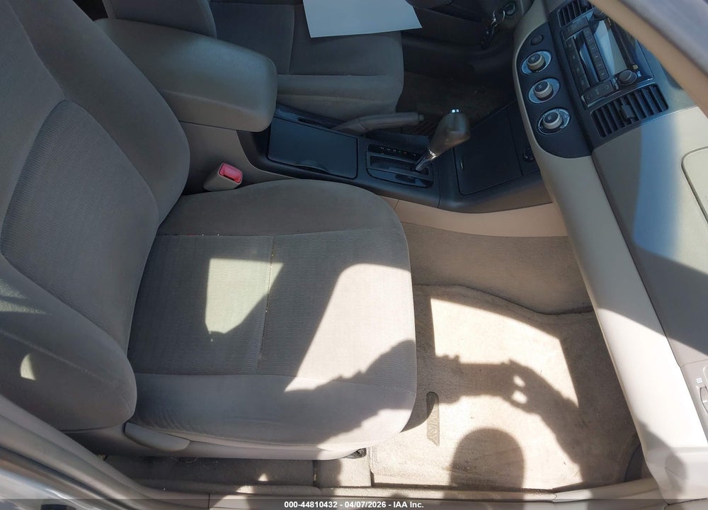 2005 TOYOTA CAMRY LE VIN: 4T1BE32K85U590826