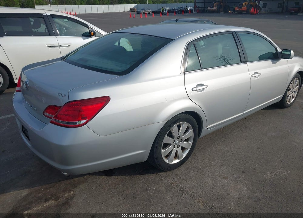 2005 TOYOTA AVALON XLS VIN: 4T1BK36B05U029667