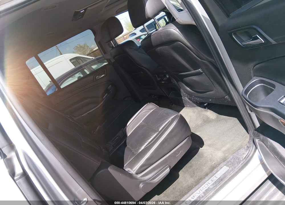 2015 CHEVROLET SUBURBAN 1500 LT VIN: 1GNSKJKC0FR537379