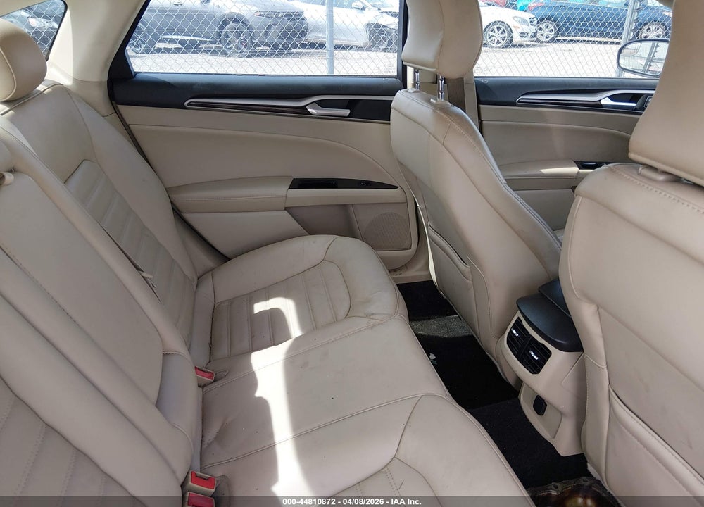 2015 FORD FUSION SE VIN: 3FA6P0HD9FR167758